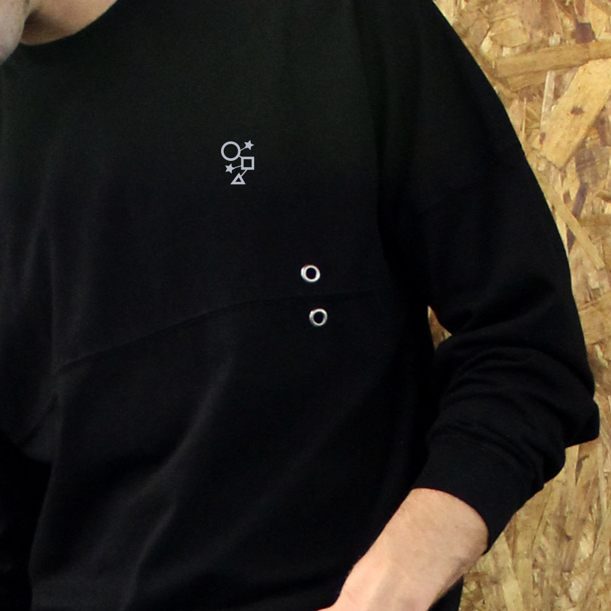 PREMIUM COTTON FRONT SEAMED AND GROMMETS SWEATSHIRT