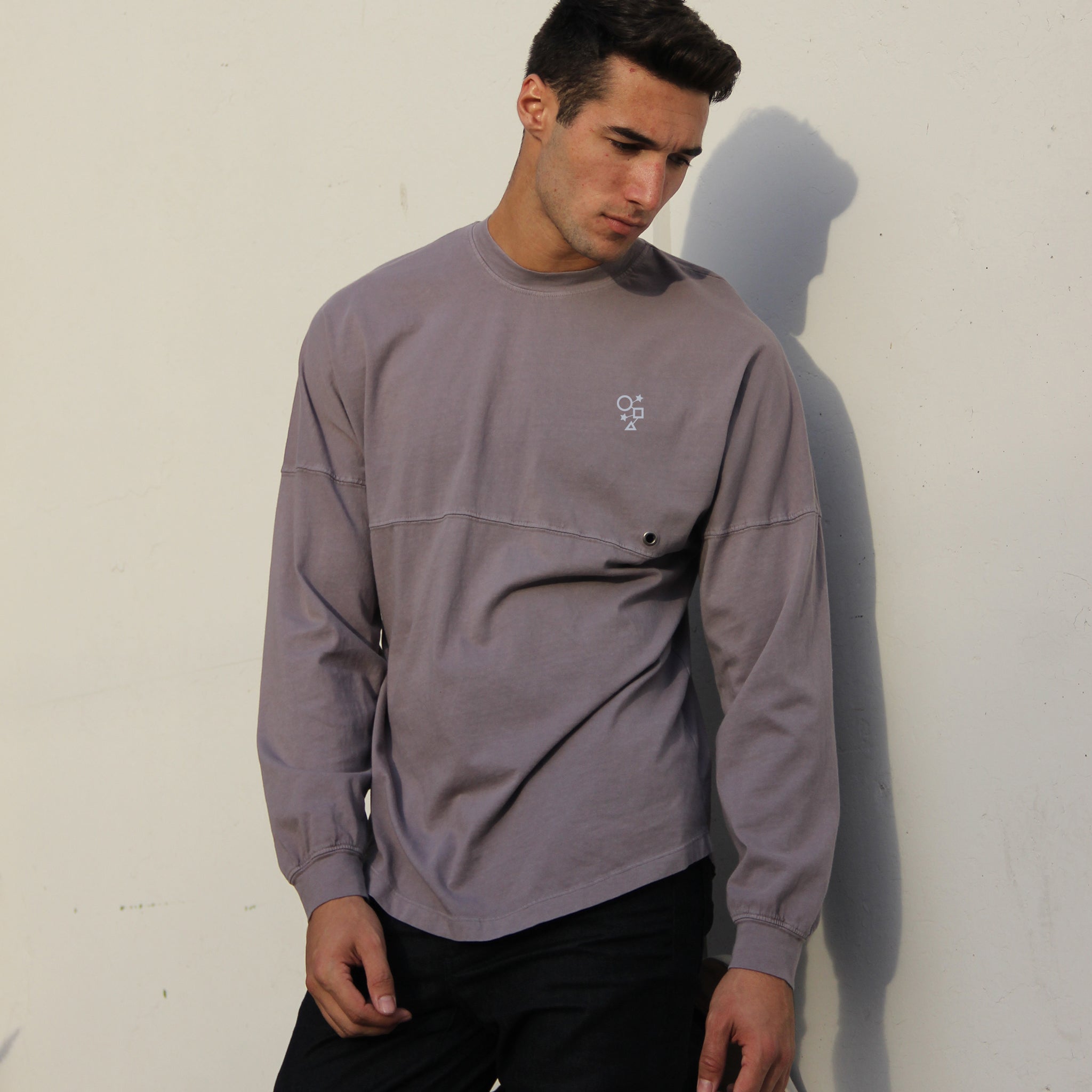 PREMIUM COTTON FRONT SEAMED AND GROMMETS SWEATSHIRT