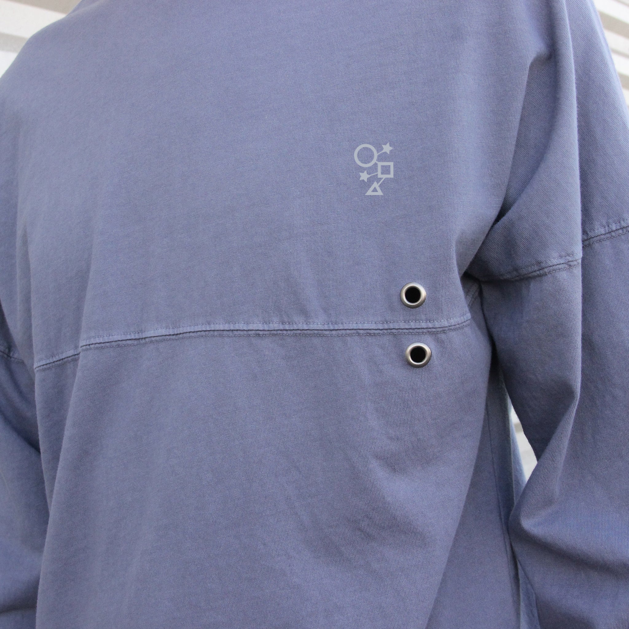 PREMIUM COTTON FRONT SEAMED AND GROMMETS SWEATSHIRT